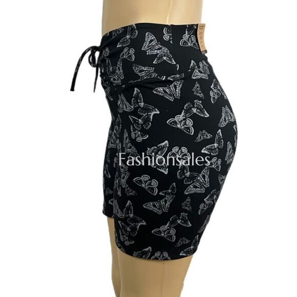 Victoria’s Secret Pink Active Soft Ultímate High Waist Ruched 6” Bike Shorts - Picture 4 of 4